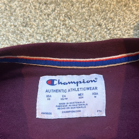 Champion crewneck! - Picture 2 of 3